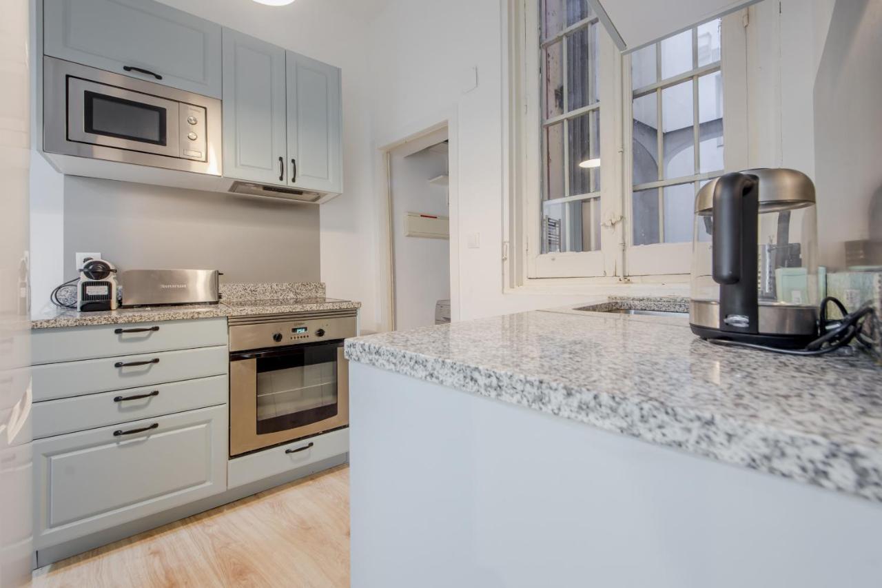 Premium Apt Para 9P En C/Olmo - Centro De Madrid Luaran gambar